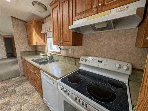 305 Rodeo Drive, Fort Macleod, AB