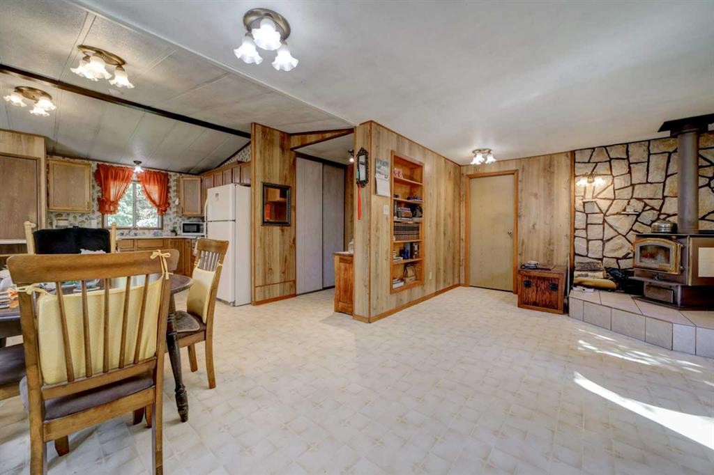 5670 16 Avenue, Coleman, AB - Indoor