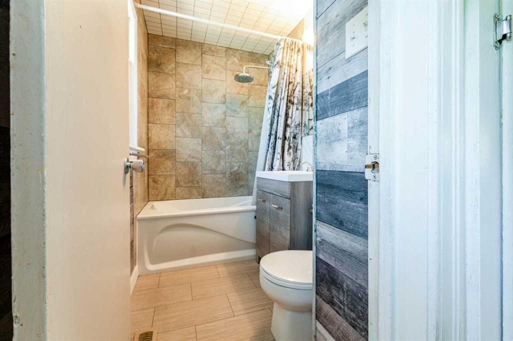 305 1 Avenue South, Coutts, AB