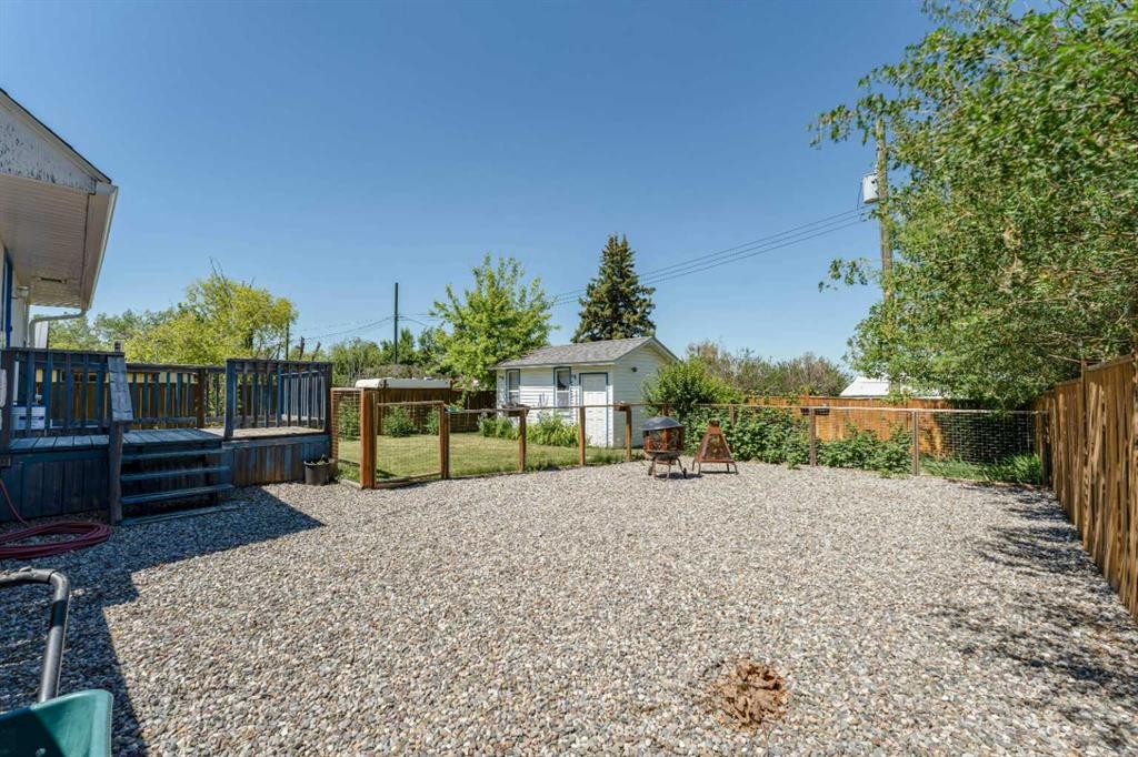 305 1 Avenue South, Coutts, AB