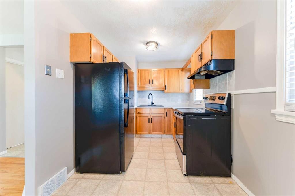 305 1 Avenue South, Coutts, AB