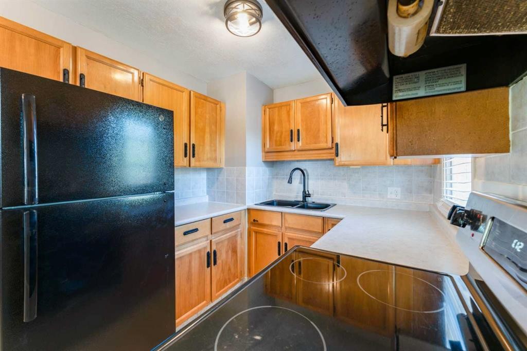 305 1 Avenue South, Coutts, AB