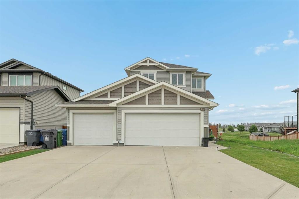 648 Parkside Green, Coaldale, AB - Outdoor