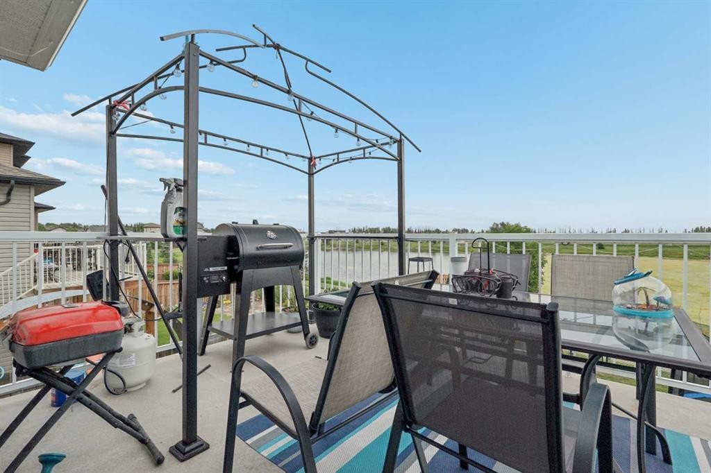 648 Parkside Green, Coaldale, AB - Outdoor With View