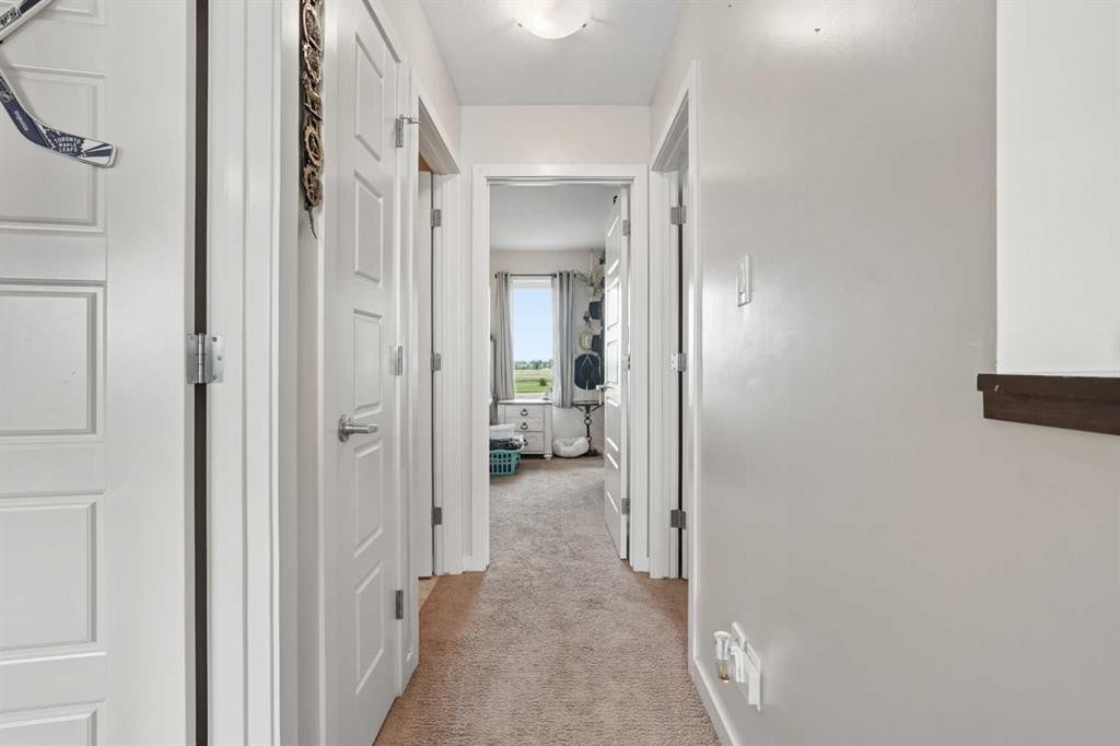 648 Parkside Green, Coaldale, AB - Indoor Photo Showing Other Room