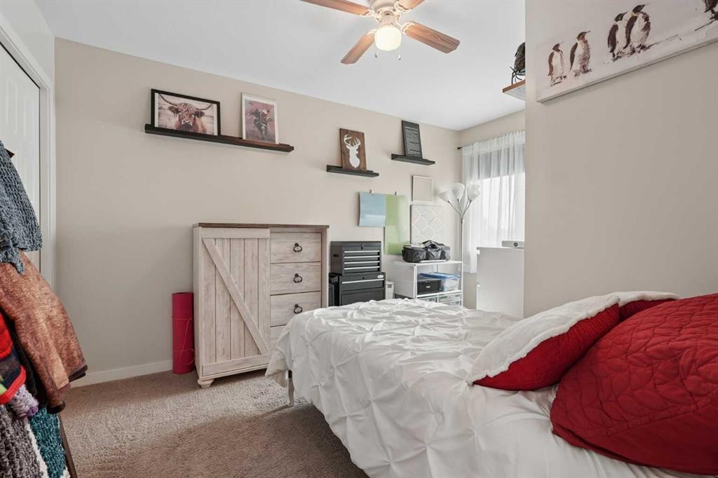 648 Parkside Green, Coaldale, AB - Indoor Photo Showing Bedroom