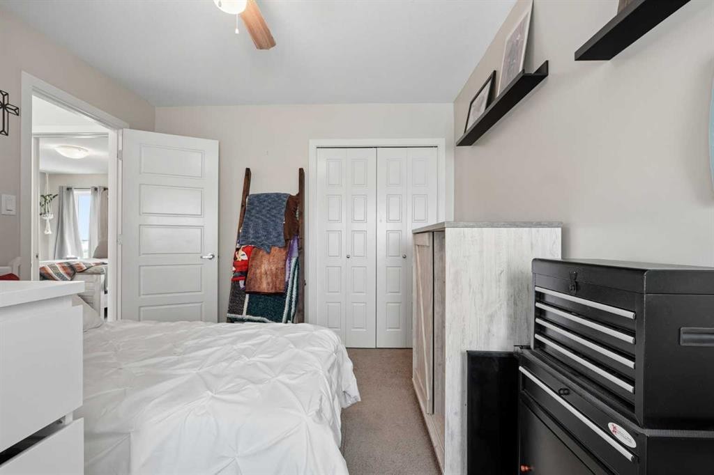 648 Parkside Green, Coaldale, AB - Indoor Photo Showing Bedroom