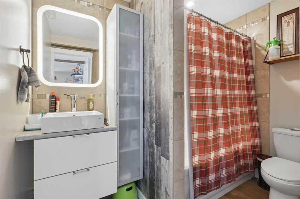 648 Parkside Green, Coaldale, AB - Indoor Photo Showing Bathroom