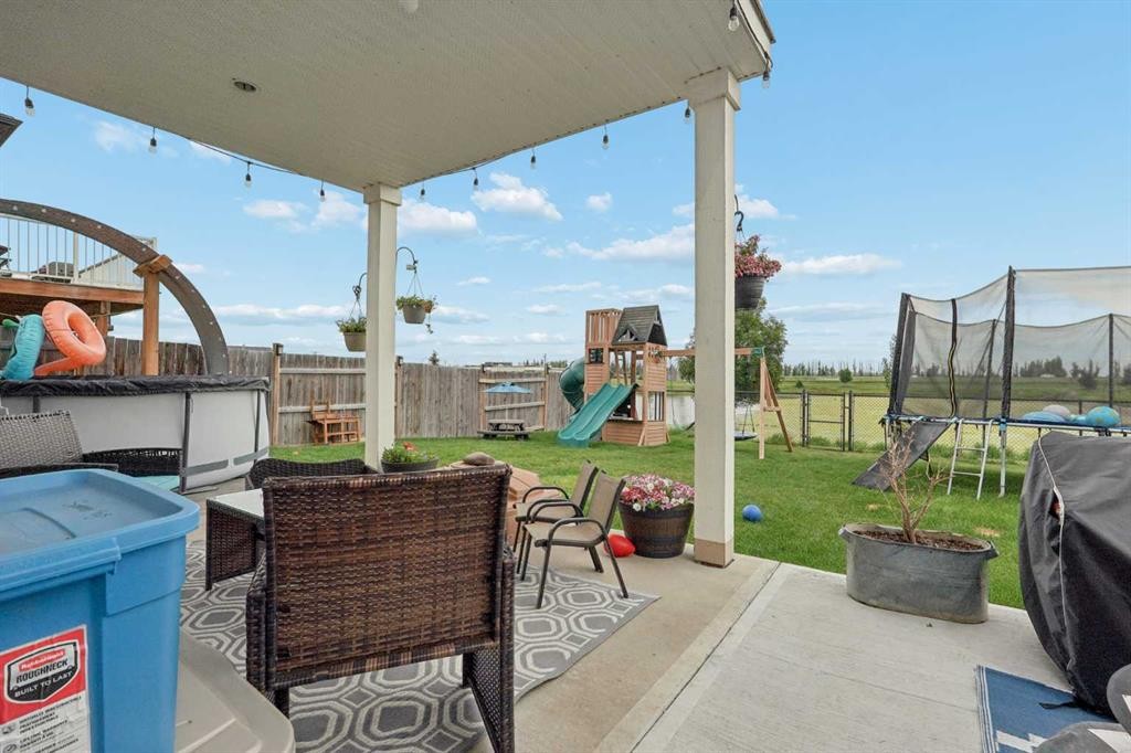 648 Parkside Green, Coaldale, AB - Outdoor With Exterior