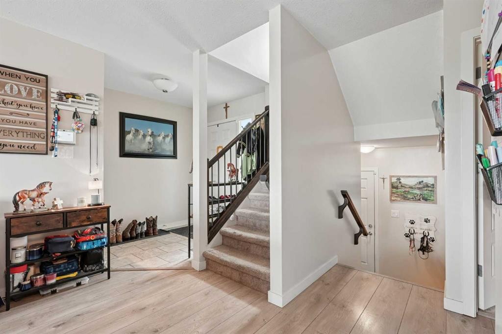 648 Parkside Green, Coaldale, AB - Indoor Photo Showing Other Room