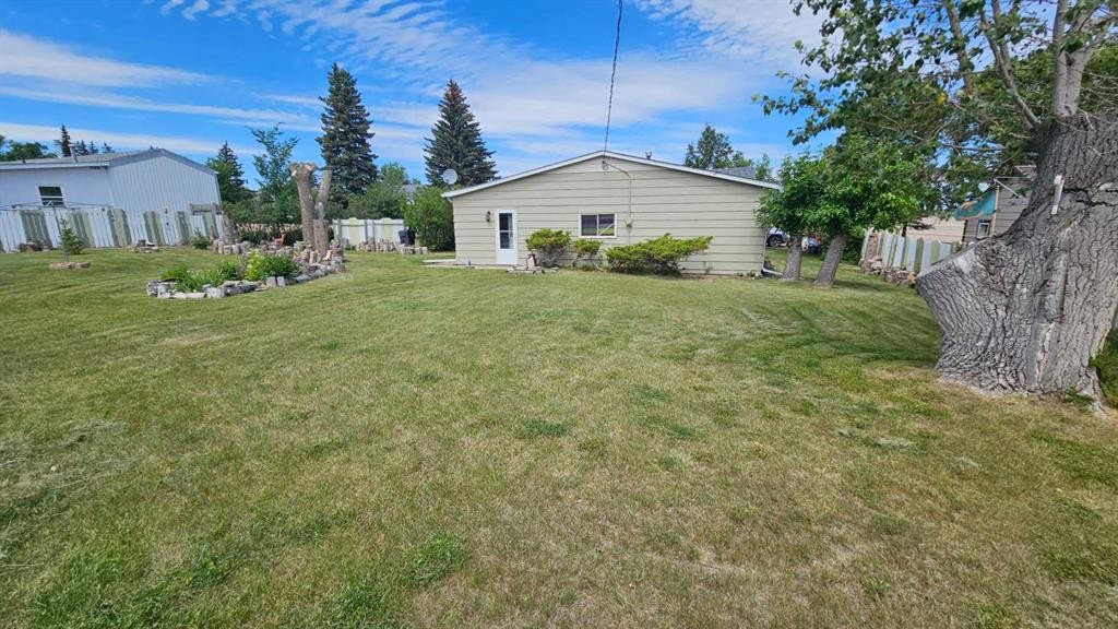 104 1 A Avenue, Coutts, AB - Outdoor