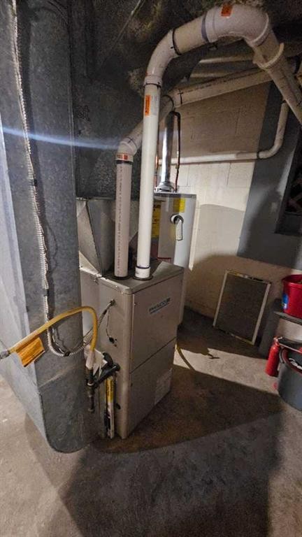 104 1 A Avenue, Coutts, AB - Indoor Photo Showing Basement