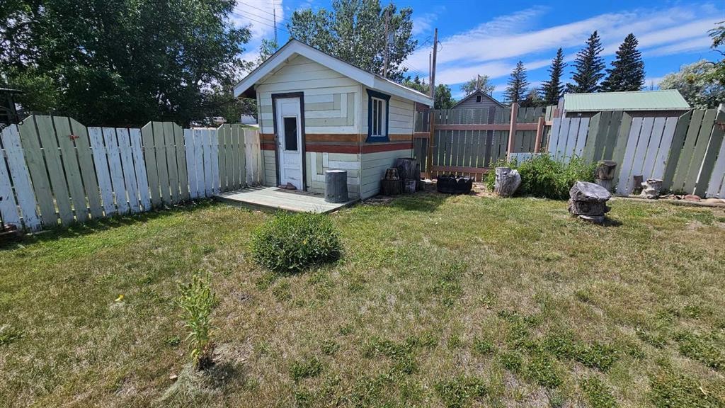 104 1 A Avenue, Coutts, AB - Outdoor