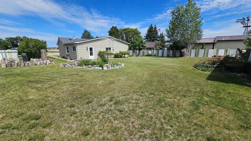 104 1 A Avenue, Coutts, AB - Outdoor