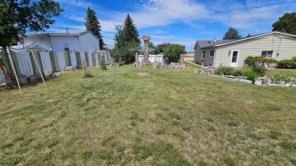 104 1 A Avenue, Coutts, AB - Outdoor