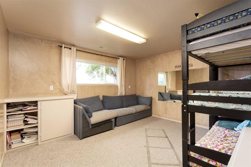 258 Mcdermott Road, Coalhurst, AB - Indoor