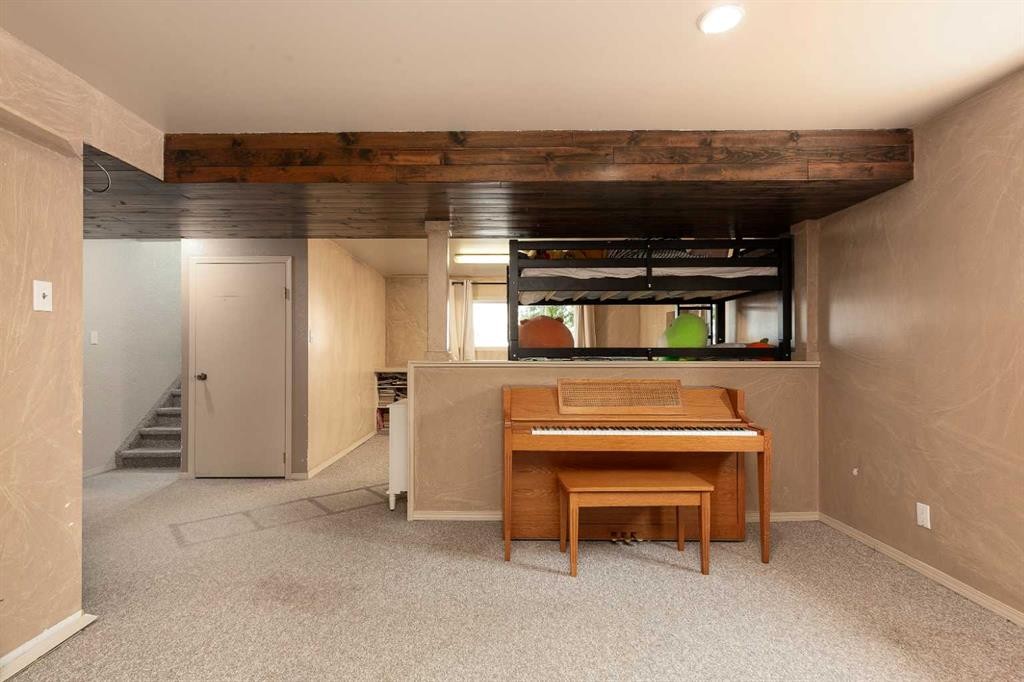 258 Mcdermott Road, Coalhurst, AB - Indoor