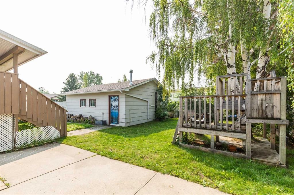 258 Mcdermott Road, Coalhurst, AB - Outdoor With Exterior