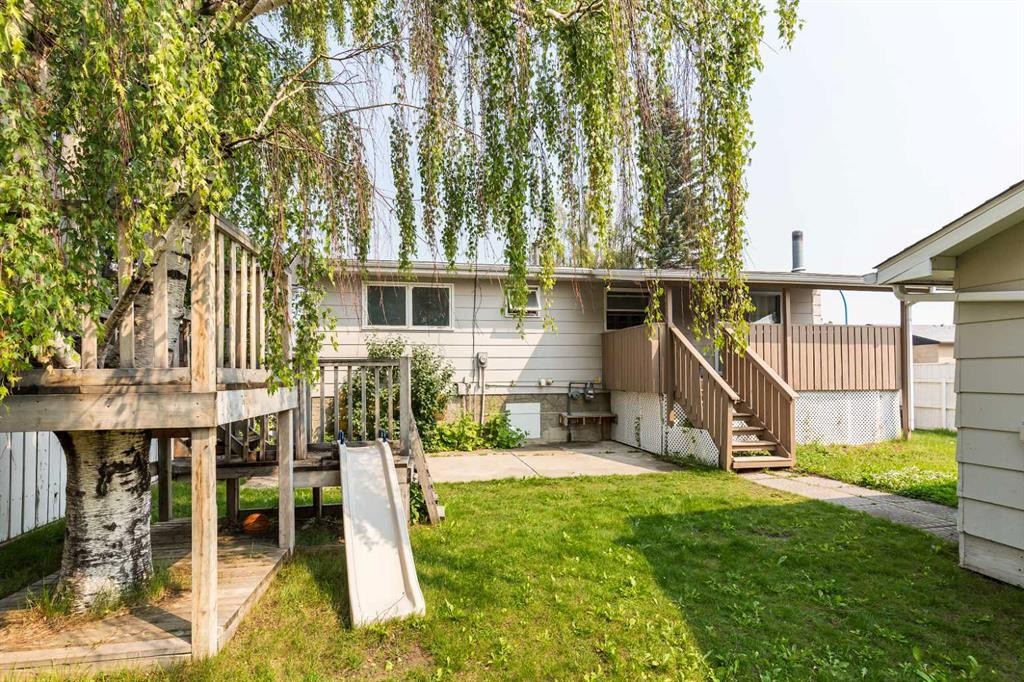 258 Mcdermott Road, Coalhurst, AB - Outdoor