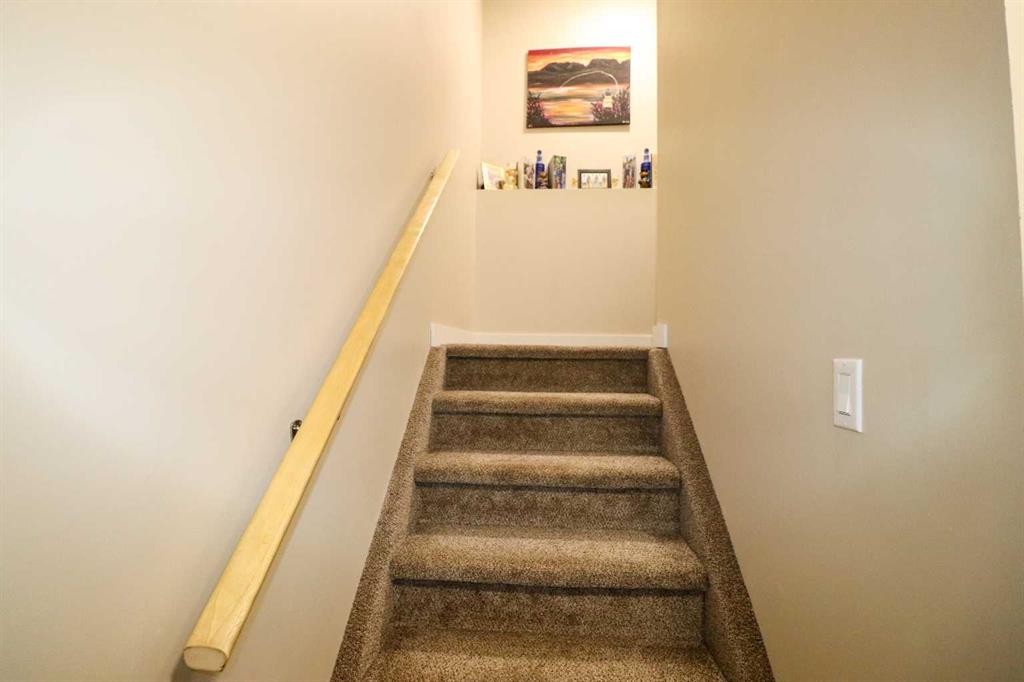 71 Coalbanks Gate West, Lethbridge, AB - Indoor Photo Showing Other Room