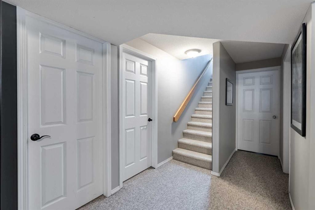 77 Blackfoot Crescent West, Lethbridge, AB