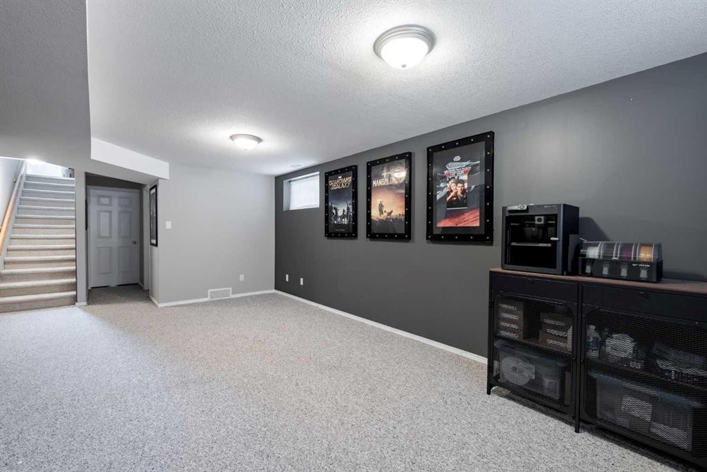 77 Blackfoot Crescent West, Lethbridge, AB