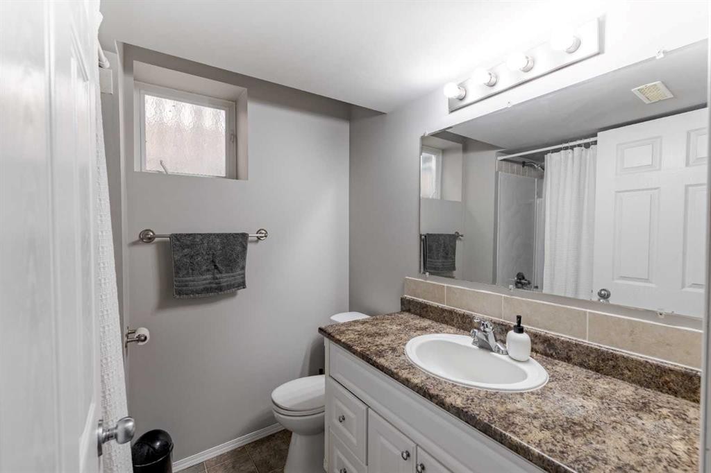 77 Blackfoot Crescent West, Lethbridge, AB