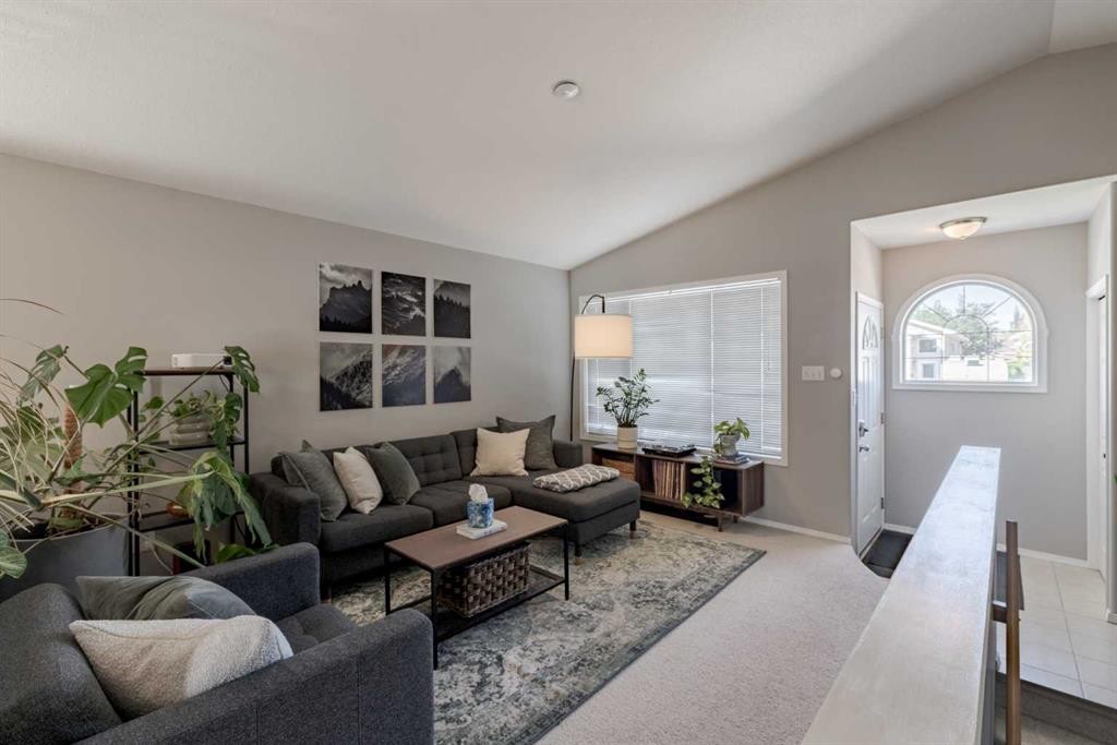 77 Blackfoot Crescent West, Lethbridge, AB