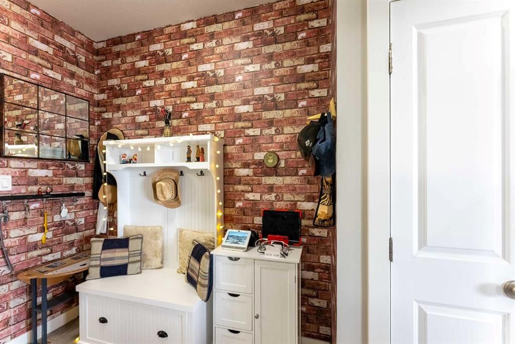 437 Devonia Way West, Lethbridge, AB - Indoor