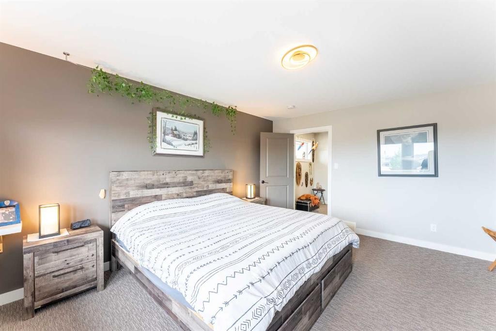 437 Devonia Way West, Lethbridge, AB - Indoor Photo Showing Bedroom
