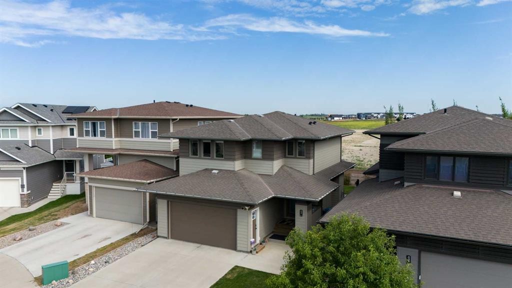 437 Devonia Way West, Lethbridge, AB - Outdoor