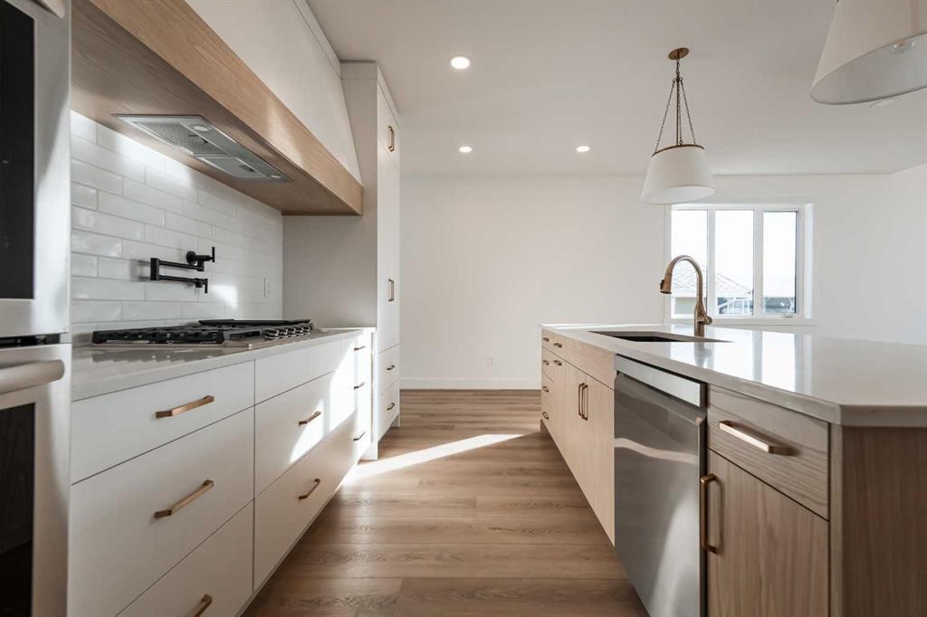 3076 21 Street, Coaldale, AB - Indoor Photo Showing Kitchen With Upgraded Kitchen