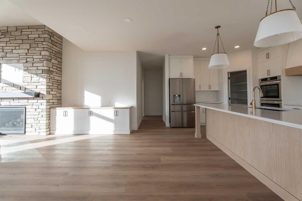 3076 21 Street, Coaldale, AB - Indoor Photo Showing Kitchen