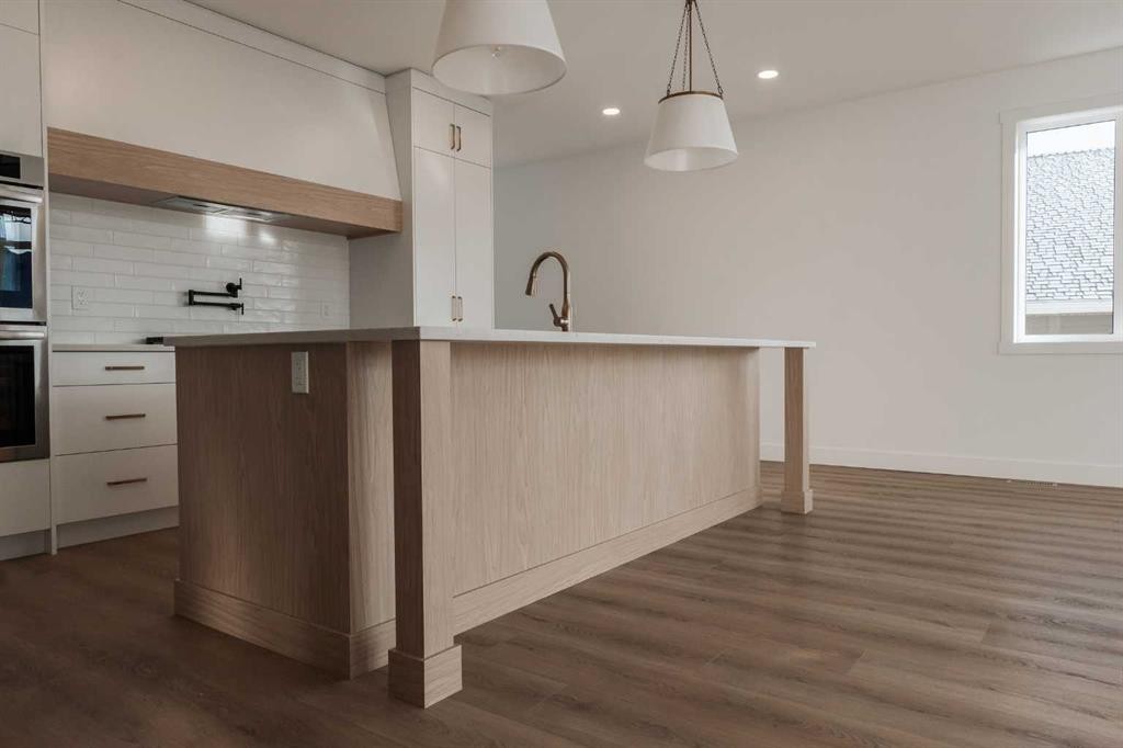 3076 21 Street, Coaldale, AB - Indoor Photo Showing Kitchen