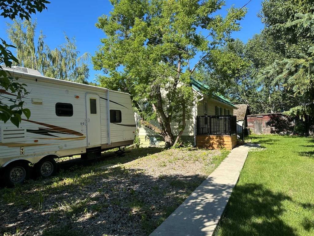 1310 84 Street, Coleman, AB - Outdoor