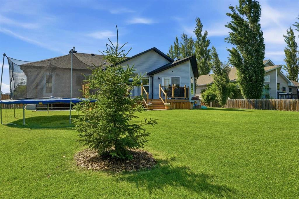 14 Lloyd Crescent Ne, Langdon, AB - Outdoor