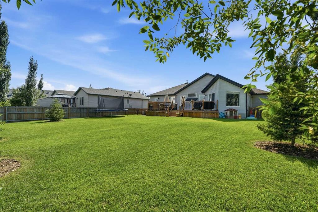 14 Lloyd Crescent Ne, Langdon, AB - Outdoor