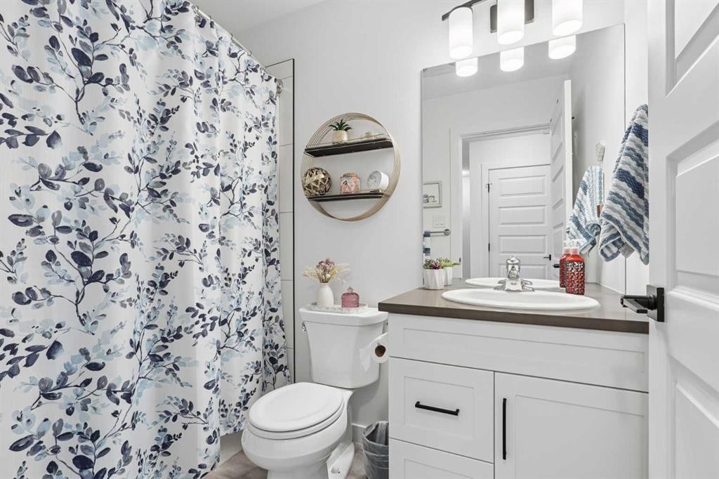 1402-210 Firelight Way West, Lethbridge, AB - Indoor Photo Showing Bathroom