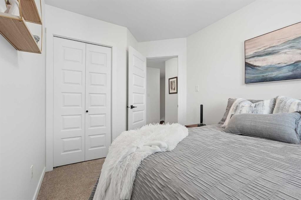 1402-210 Firelight Way West, Lethbridge, AB - Indoor Photo Showing Bedroom