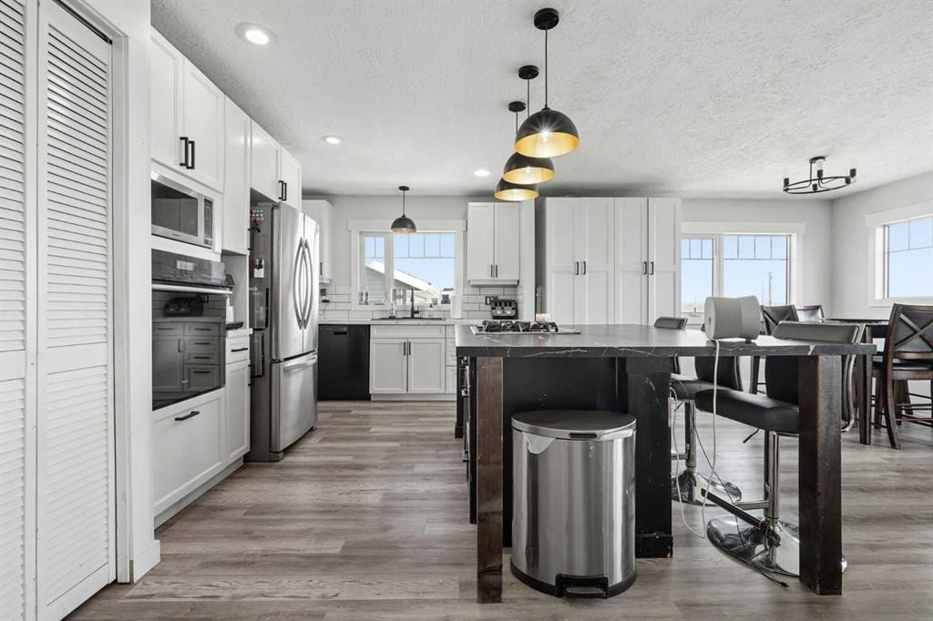 25021 Rge Rd 254, Cardston, AB - Indoor
