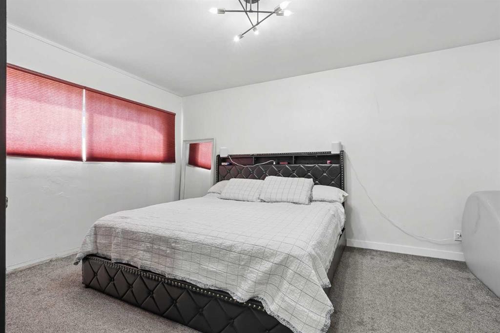 25021 Rge Rd 254, Cardston, AB - Indoor Photo Showing Bedroom