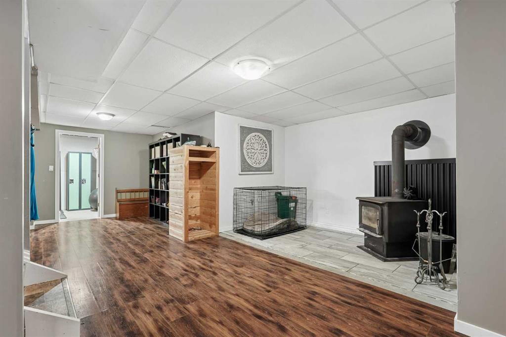 25021 Rge Rd 254, Cardston, AB - Indoor With Fireplace