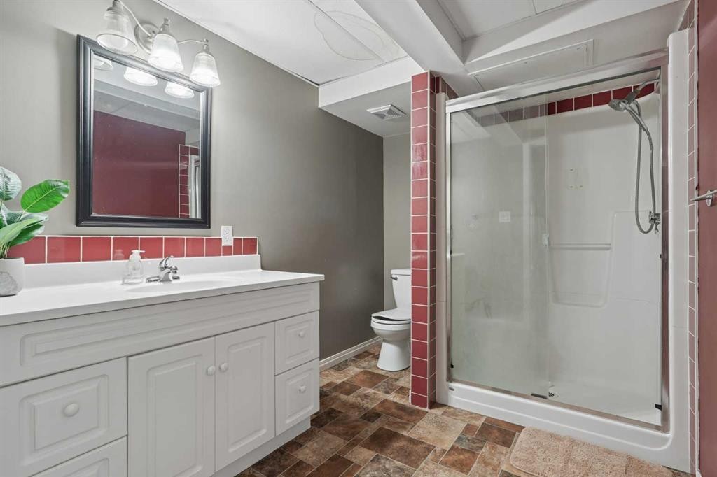 25021 Rge Rd 254, Cardston, AB - Indoor Photo Showing Bathroom