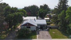 70 S 2 Street WESTMagrath, AB T0K 1J0