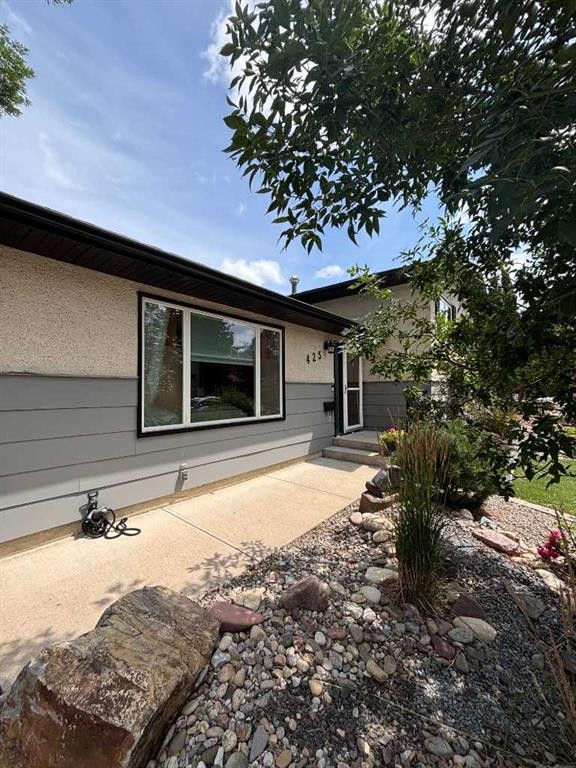 425 Normandy Road South, Lethbridge, AB