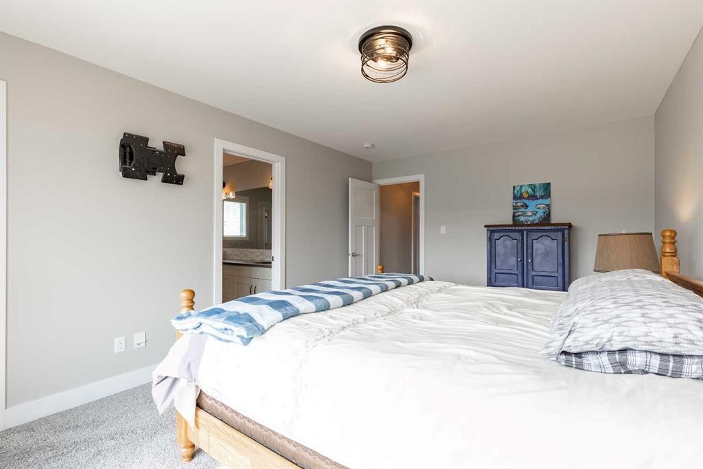 107 Westgate Drive, Coaldale, AB - Indoor Photo Showing Bedroom