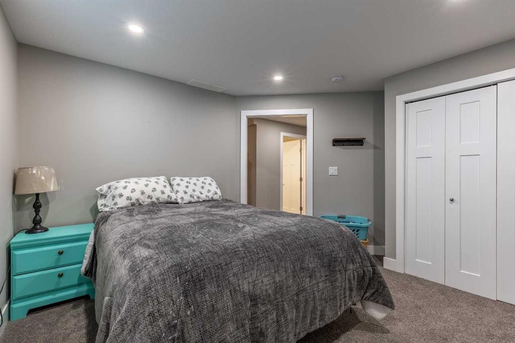 107 Westgate Drive, Coaldale, AB - Indoor Photo Showing Bedroom