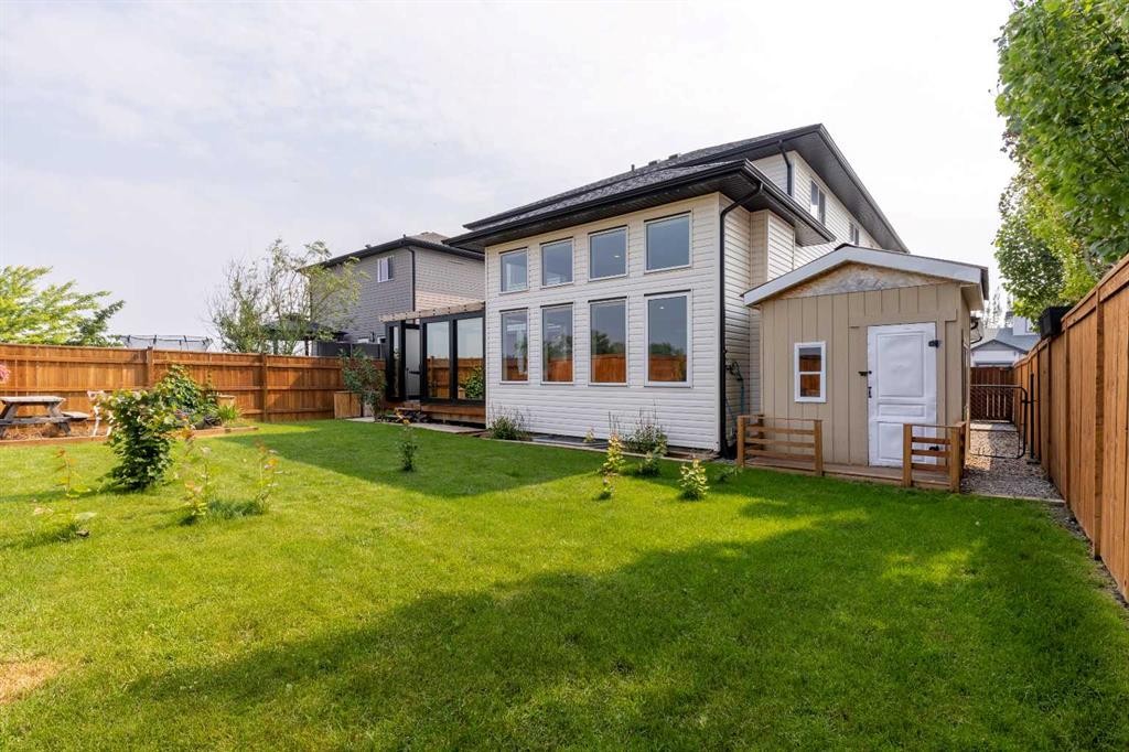 107 Westgate Drive, Coaldale, AB - Outdoor