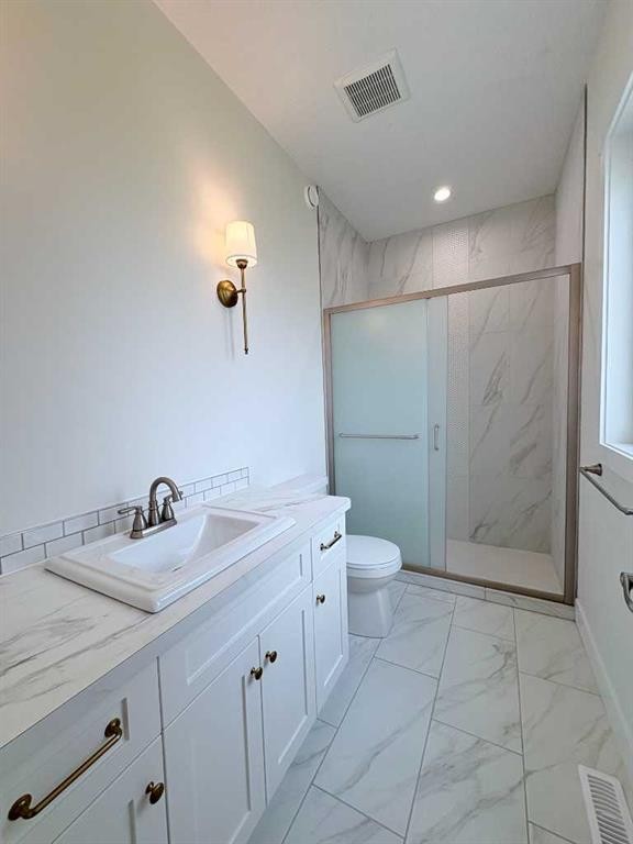 919 Fairway Boulevard, Cardston, AB - Indoor Photo Showing Bathroom