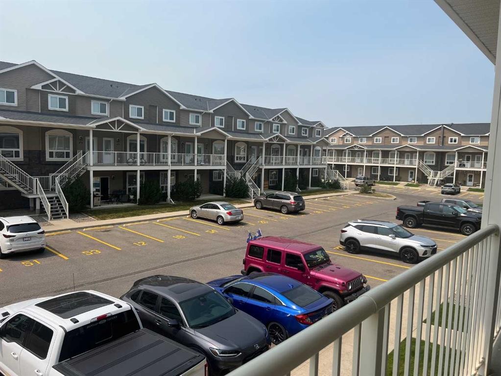 18-45 Keystone Terrace West, Lethbridge, AB - Outdoor With Facade